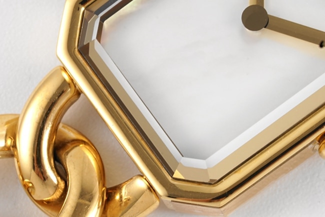 top-tier replicaChanel women's white dial gold steel braceletquartz watch detail shots