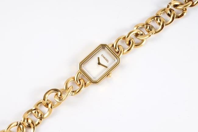 top-tier replicaChanel women's white dial gold steel braceletquartz watch front view