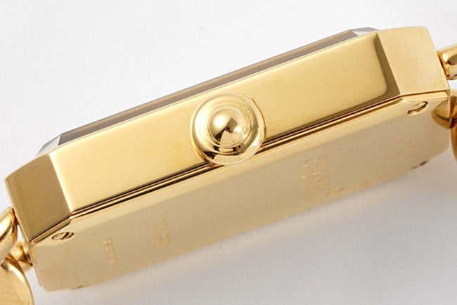 top-tier replicaChanel women's white dial gold steel braceletquartz watch side view