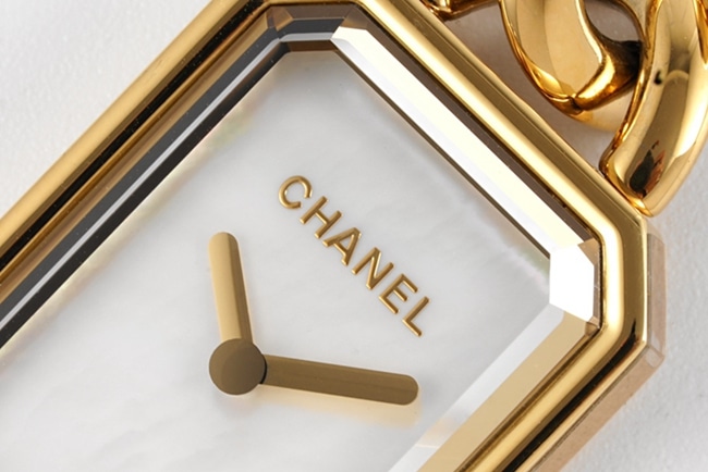 top-tier replicaChanel women's white dial gold steel braceletquartz watch detail shots