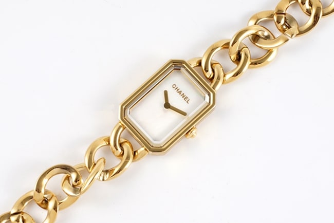 top-tier replicaChanel women's white dial gold steel braceletquartz watch front view