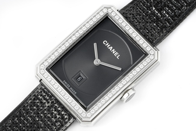 top-tier replicaChanel women's black dial black belt BOY FRIEND series leather strapquartz watch front view