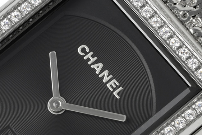 top-tier replicaChanel women's black dialsteel braceletBOY·FRIEND series hand detail shots