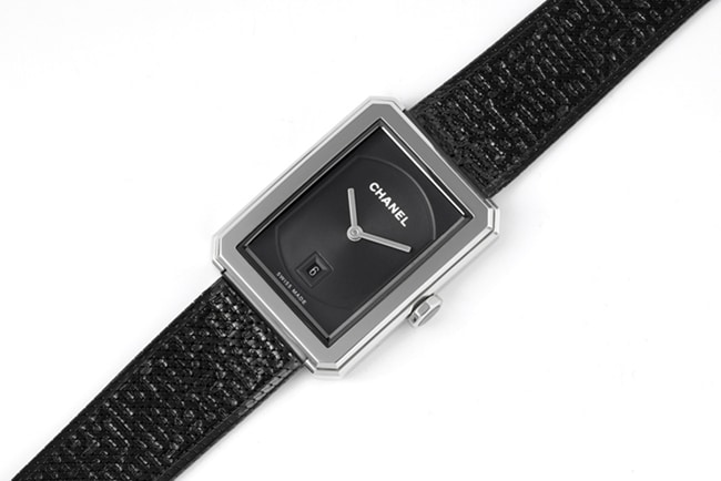 top-tier replicaChanel women's black dial black belt BOY FRIEND series quartzleather strap watch front view