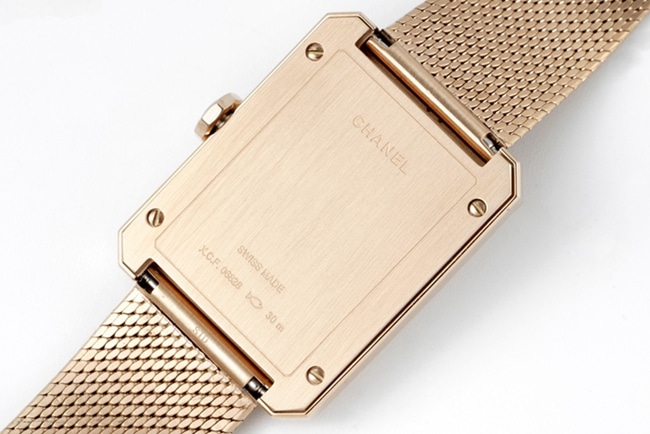 Top-tier replicaChanel women's gray plate gold belt BOY·FRIEND series quartz watch back cover picture