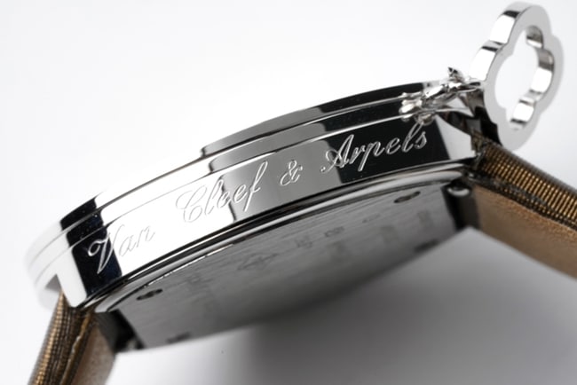 Top-tier Van Cleef & Arpels women's white dial brown belt Charms Gold series quartzleather strap watch side view