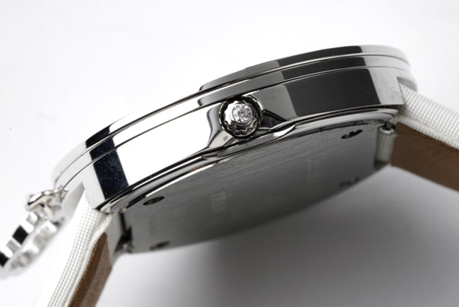 top-tier Van Cleef & Arpels women's white dial white leather strapCharms Goldleather strapquartz watch side view