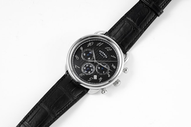 top-tier Hermès men's black dial black belt quartzleather strap watch front view