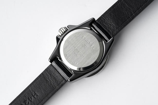 top-tier replicaChanel women's black dial black belt new J12 series quartzleather strap watch back cover picture