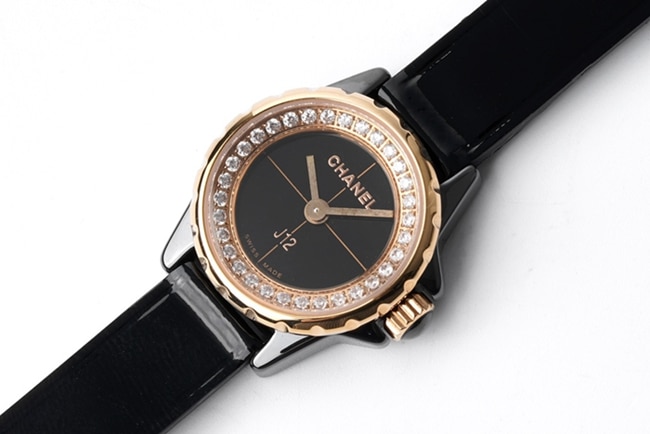 top-tier replicaChanel women's black dial black belt J12 series quartzleather strap watch front view