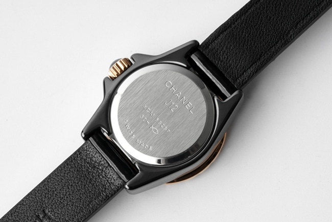 top-tier replicaChanel women's black dial black belt J12 series quartzleather strap watch back cover picture