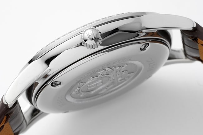 Top-tier Hermès women's white dial black belt quartzleather strap watch side view
