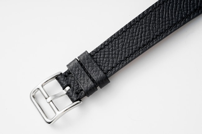 top-tier Hermès women's white dial black belt quartz watch clasp picture