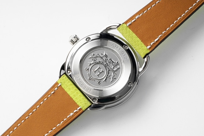 Top-tier Hermès women's white dial green strap classic series quartz watch back cover picture