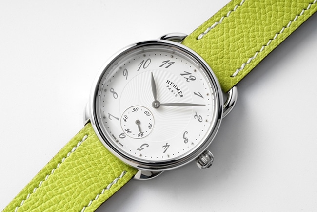top-tier Hermès women's white dial green strap classic series quartz watch front view