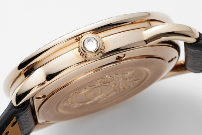 top-tier Hermès women's black dial black belt classic series quartzleather strap watch side view