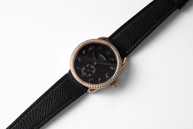 top-tier Hermès women's black dial black belt classic series quartzleather strap watch front view