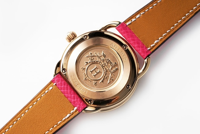 top-tier Hermès women's white dial red strap classic series quartzleather strap watch back cover picture