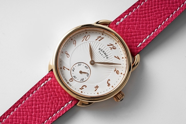 top-tier Hermès women's white dial red strap classic series quartzleather strap watch front view