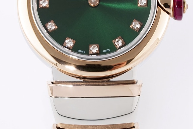 top-tier replicaBvlgari women's green dialsteel braceletLVCEA series quartz watch detail shots