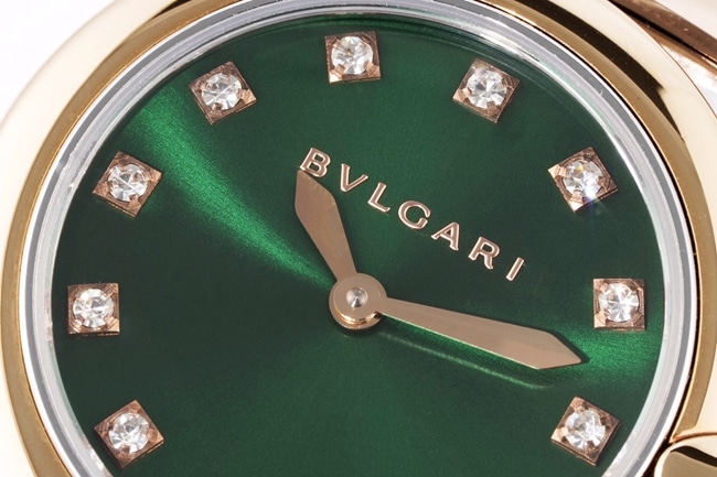 top-tier replicaBvlgari women's green dialsteel braceletLVCEA series quartz watch detail shots