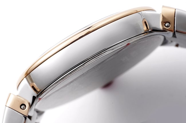 top-tier replicaBvlgari women's green dialsteel braceletLVCEA series quartz watch side view