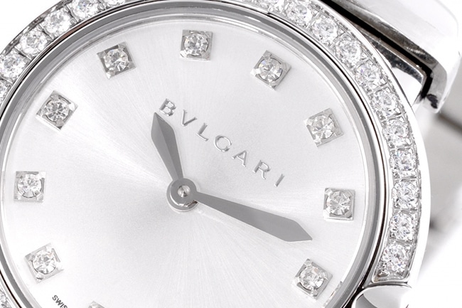 top-tier replicaBvlgari women's white dialsteel braceletLVCEA series quartz watch detail shots