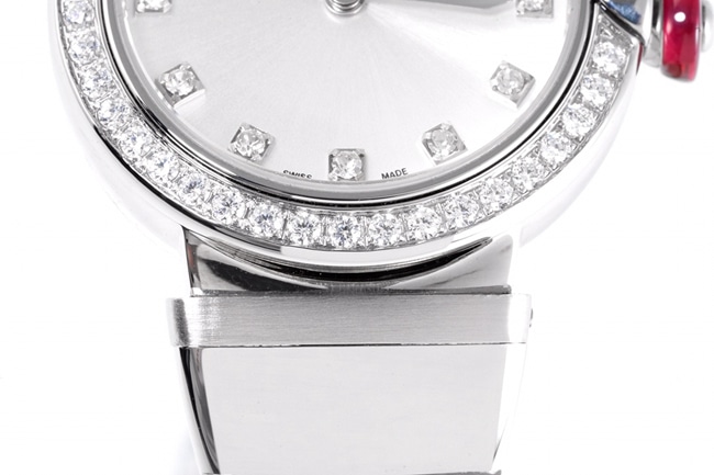 top-tier replicaBvlgari women's white dialsteel braceletLVCEA series quartz watch detail shots