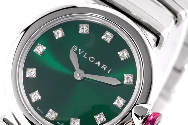 top-tier replicaBvlgari women's green dial18krose goldsteel braceletLVCEA series quartz watch detail shots
