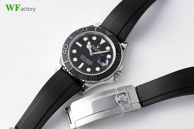 top-tier replicaRolex men's black dialrubber strap Yacht-Master series mechanical watch front view