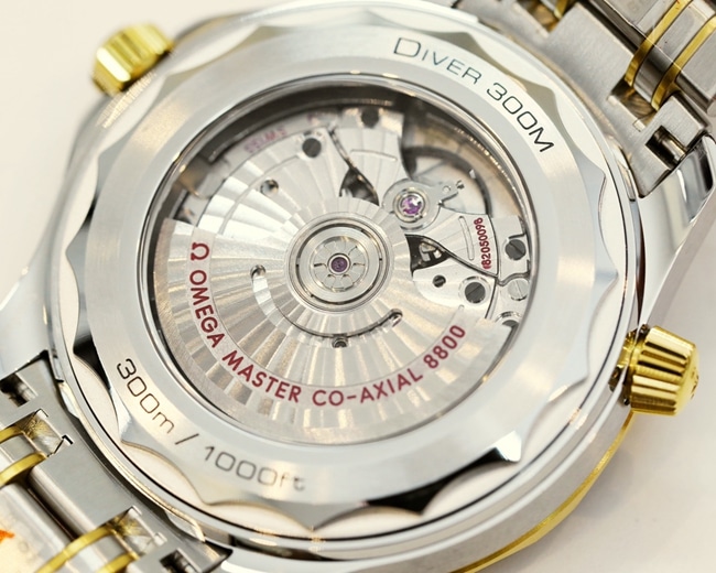 top-tier replicaOmega men's blue dialsteel braceletSeamaster 300m series mechanical watch back cover picture