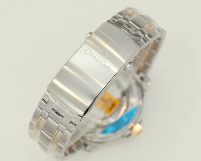 top-tier replicaOmega men's black dialsteel braceletSeamaster 300m series fully automatic movement watch clasp picture