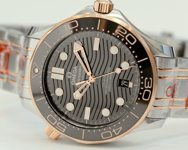 top-tier replicaOmega men's black dialsteel braceletSeamaster 300m series fully automatic movement watch front view