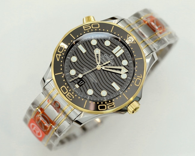 top-tier replicaOmega men's black dialsteel braceletSeamaster 300m series mechanical watch front view