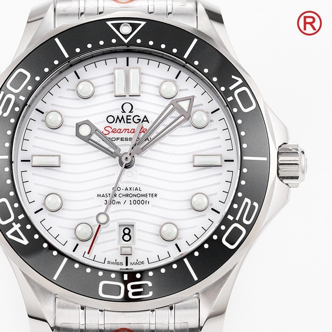 Omegatop-tier men's white dialsteel braceletSeamaster 300m series mechanical watch front view