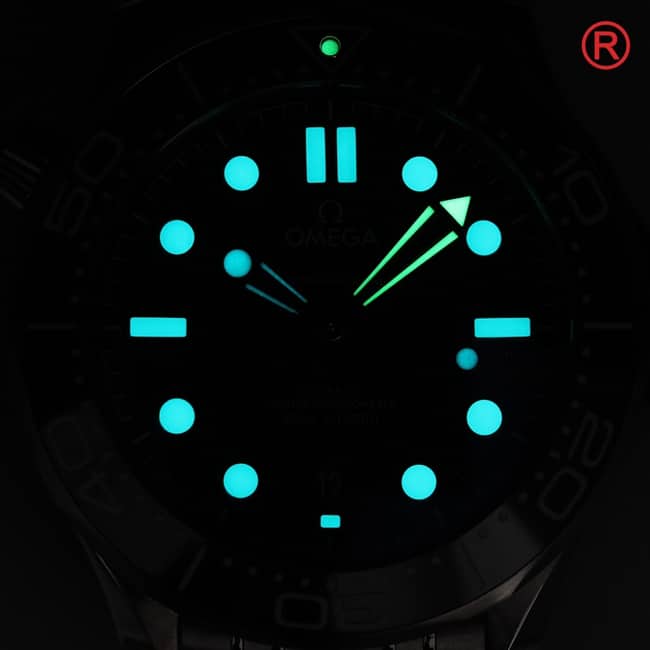 Omegatop-tier men's white dialsteel braceletSeamaster 300m series mechanical watch lume picture