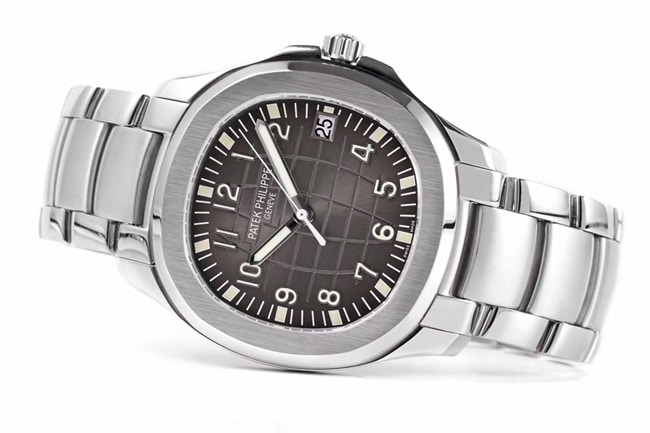 ZF FactoryPatek Philippetop-tier replicasuper watch men's black dialsteel braceletV3 version submarine explorer series mechanical watch front view