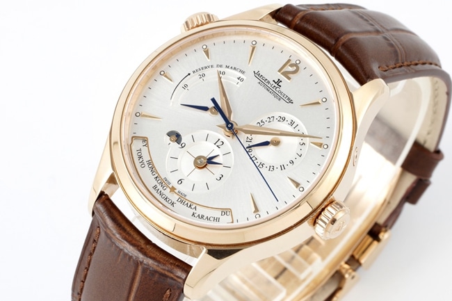 ZF Factorytop-tier replicaJaeger-LeCoultrehigh-quality watch men's white dial brown belt Geographer Q1428421 series mechanical leather strap watch front view