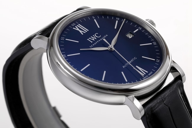 V7 factory top-tier replicaIWC high-quality watch men's blue dial black belt wave Fino series automatic movementleather strap watch side view