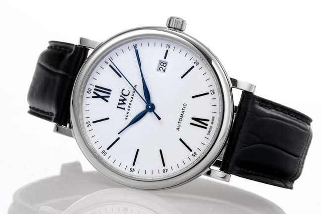 V7 factory top-tier replicaIWC watch men's white dial black belt automatic movement wave fino leather strap watch seven stars recommended front view