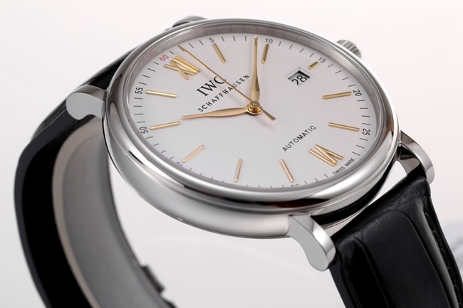 V7 factory IWC top-tier replicahigh-quality watch men's white dial black belt wave Fino series disc automatic movementleather strap watch detail shots