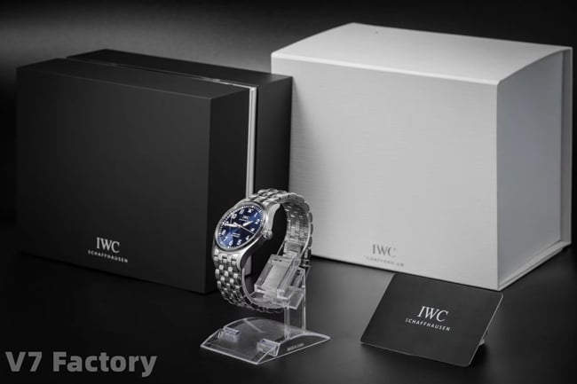 V7 factory IWC top-tiersuper watch men's blue dialsteel bracelet mark eighteen series automatic movement watch front view