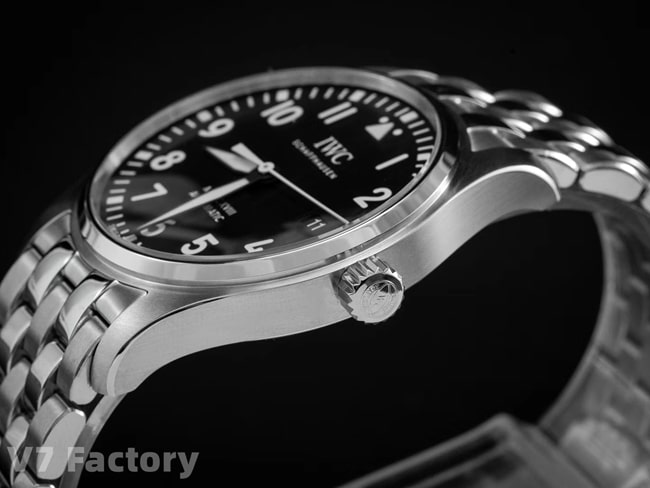 V7 factory IWC top-tier watch men's black dialsteel bracelet mechanical ultimate version mark eighteen series watch side view