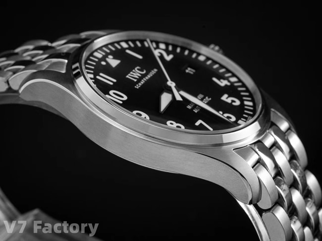 V7 factory IWC top-tier watch men's black dialsteel bracelet mechanical ultimate version mark eighteen series watch side view