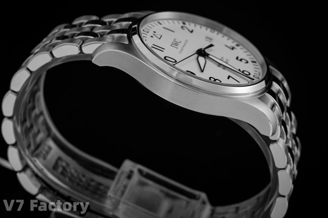V7 Factory Top IWC Watch Men's White Dial Steel Band Pilot's XVIII Series Round Dial Mechanical Watch Side View