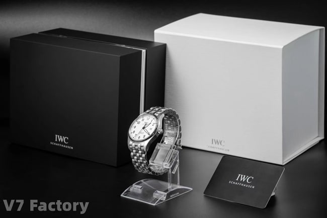 V7 Factory Top collectibles IWC collectible watches Men's White Dial Steel Band Pilot XVIII Series Round Dial Mechanical Watches Front View