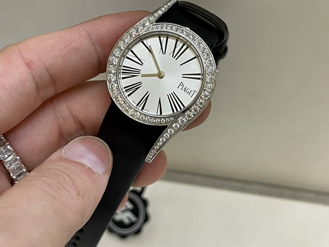 ZF factory top-tier Piaget high-quality watch women's white dial black belt South African real diamond leather strapquartz watch front view