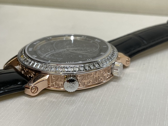 Patek Philippetop-tierhigh-quality watch men's black dial black belt South African T square diamond leather strap watch side view