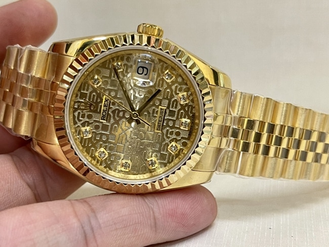 top-tier replicaRolexsuper watch men's gold plate gold band Datejust series watch front view