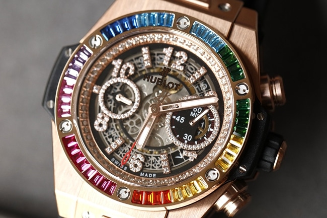 top-tier replicaHublothigh-quality watch men's white dialrubber strapBigBang Big Bang series mechanical watch front view